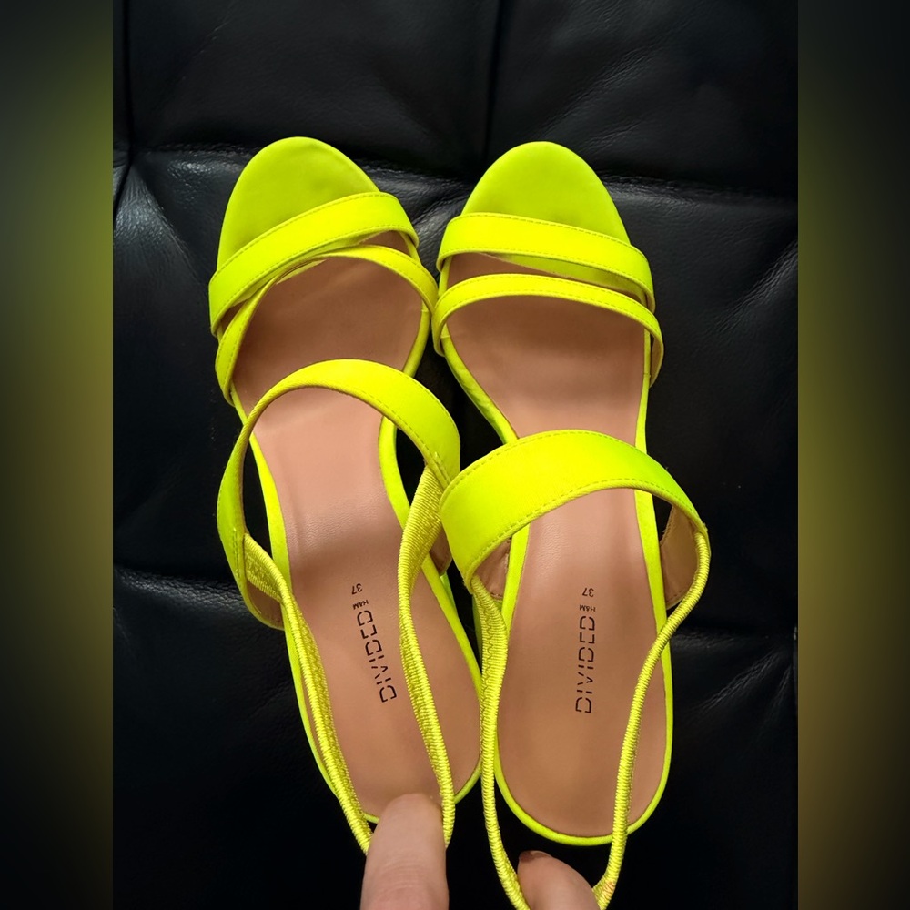 Neon Green Platform Block Heel Sandals – Size 6 (Fits Like 7)